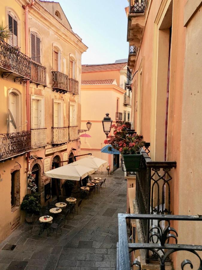Nel Cuore Del Centro Storico Con Comfort E Stile Apartamento Iglesias Exterior foto